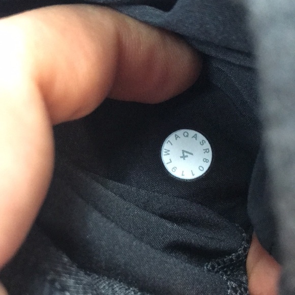 NWT Lululemon Hello Sunday Short Heathered Black - Picture 10 of 10